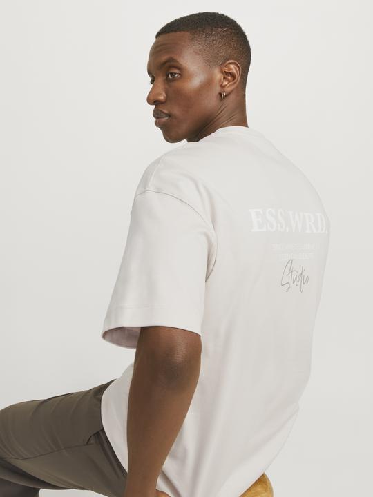 Produktbild Jack & Jones Jjeurban Edge Studio Tee Ss O-Neck Noos (M)