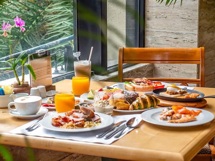 Immagine prodotto Smartbox Merry Christmas: 1 pernottamento con cena (2 pers.)