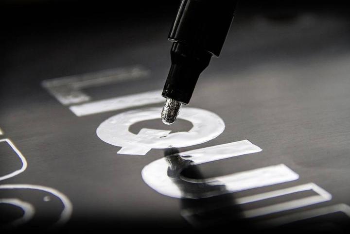 Actual product image Molotow Liquid Chrome Marker Calligraphy Set (bullet tip 1.0mm and calligraphy tip 3.0mm, special tip) (Black, 3 mm, 2 x)