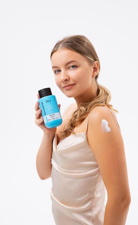 Actual product image Skincyclopedia Hyaluronic Acid Body Moisturiser with Glycerin, Niacinamide, Ceramides, Shea Butter and Almond Oil 3 (Body lotion, 300 ml)