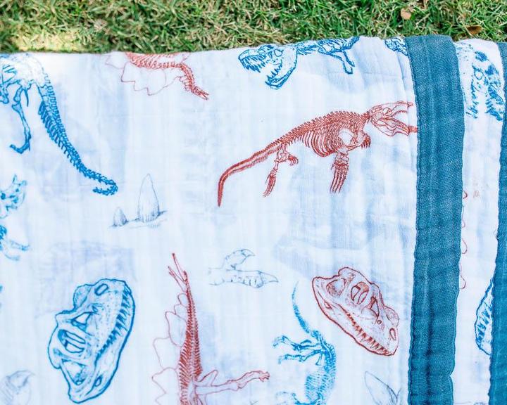 Actual product image little unicorn Big Kid Quilt (183 x 152 cm)