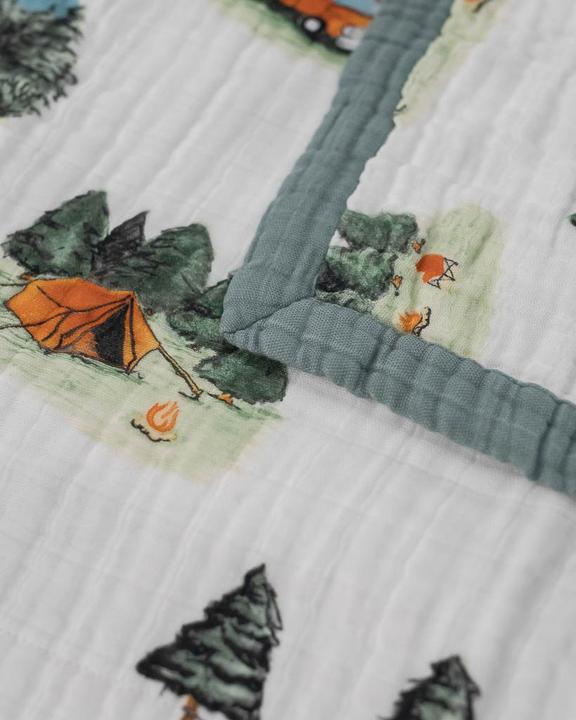 Actual product image little unicorn Big Kid Quilt (183 x 152 cm)