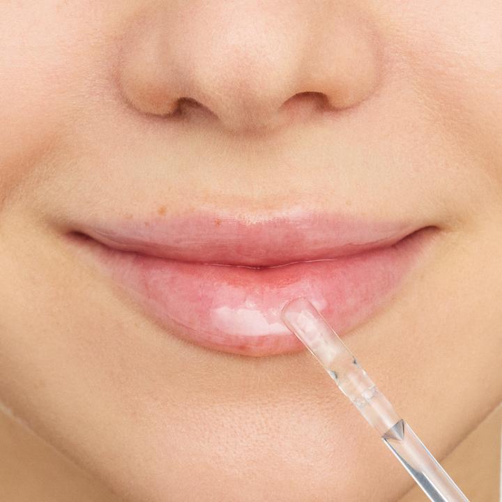 Produktbild essence what the fake! GLASS SHINE PLUMPING LIP FILLER (01 Oh So Glassy)