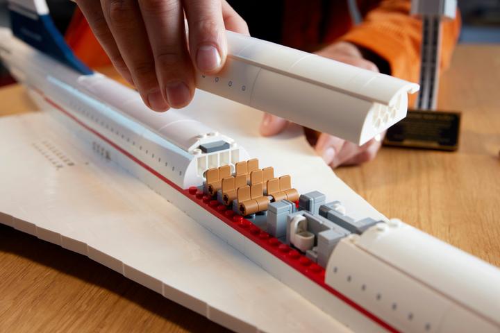 Actual product image LEGO Concorde (10318, LEGO Icons, LEGO Rare Sets)