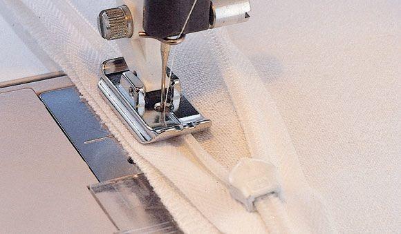 Actual product image Singer Special zipper foot