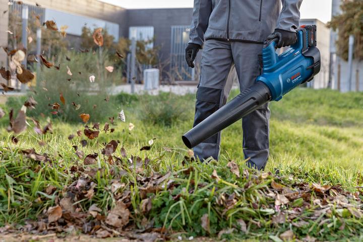 Actual product image Bosch Hausgeräte Akku Sauggebläse GBL 18V-800 06008D2200 (Rechargeable battery operated, Leaf vacuums)