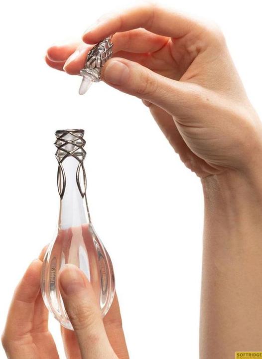 Actual product image Weta Workshop Phial Of Galadriel Replica