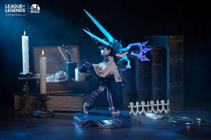 Image du produit Infinity Studios League of Legends "The Hallowed Seamstress - Gwen" Statue 1/6