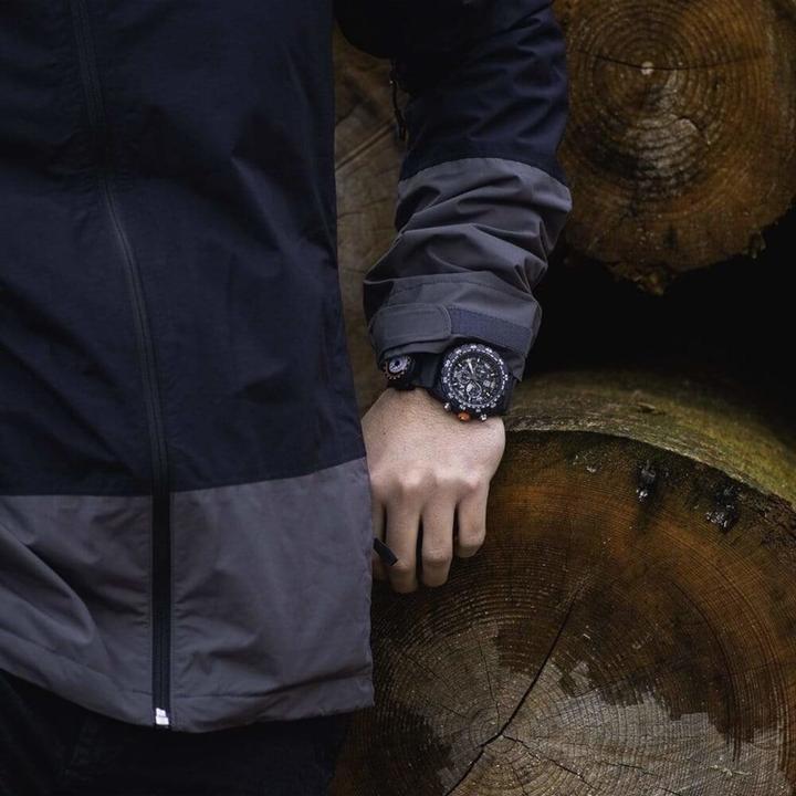 Actual product image Luminox Bear Grylls Survival (Analogue wristwatch, Chronograph, Swiss made, 45 mm)