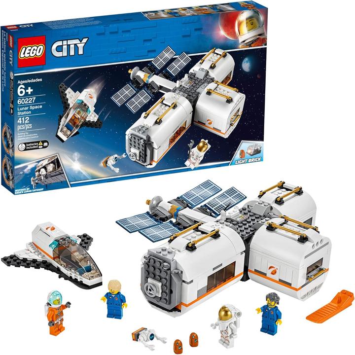 Actual product image LEGO Lunar Space Station (60227, LEGO City)