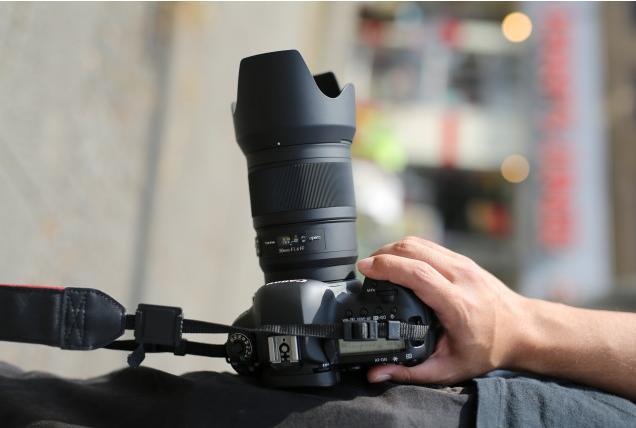 Actual product image Tokina Opera 50mm 1.4 FF, Canon (Canon EF, full size)