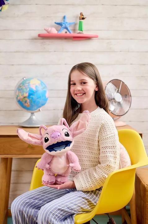 Actual product image WOWStuff! Real FX Chatty Angel (40.50 cm)