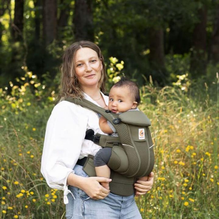 Produktbild Ergobaby Omni Breeze mit All Wetter Schutz