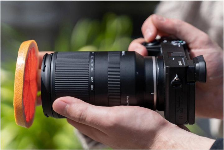 Immagine prodotto Tamron 18-300mm f/3.5-6.3 Di III-A VC VXD, Sony E (Sony E, APS-C / DX)