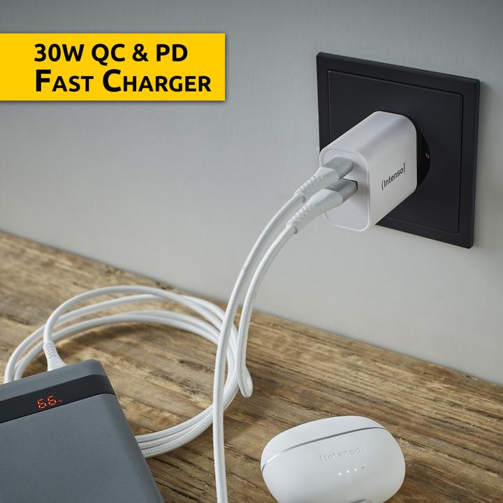 Actual product image Intenso 1x USB-A to 1x USB-C adapter white (30 W)
