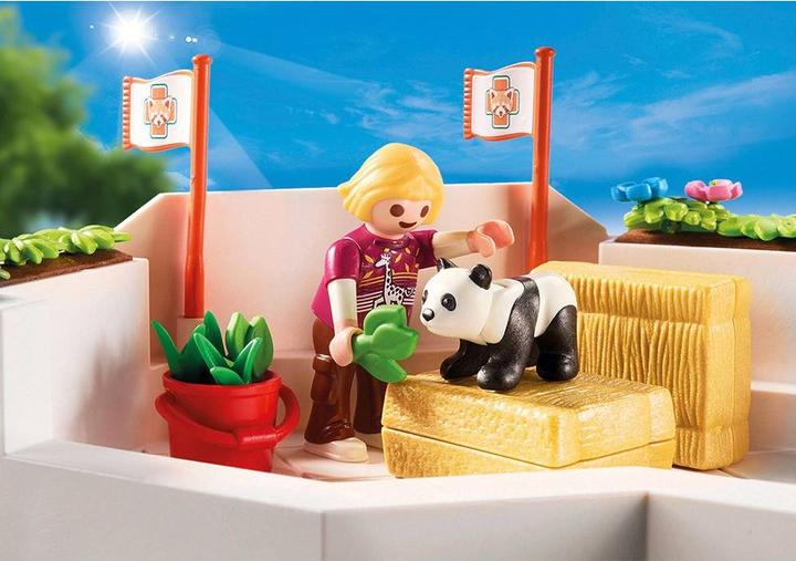 Actual product image Playmobil Zoo veterinary practice (70900, Playmobil Family Fun)