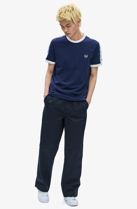 Produktbild Fred Perry T-Shirt mit kontrastfarbenen Bündchen und Streifen (XL)