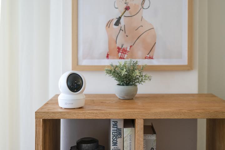 Actual product image EZVIZ C6N (1920 x 1080 Pixels)