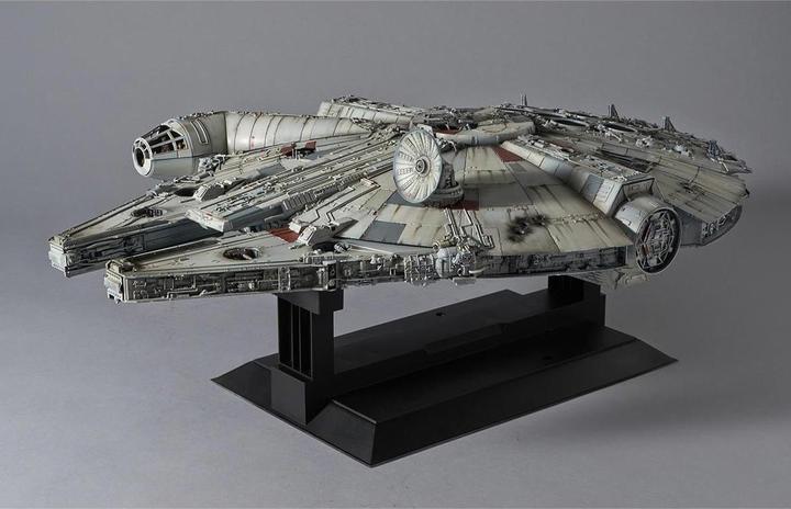 Produktbild Revell Millennium Falcon