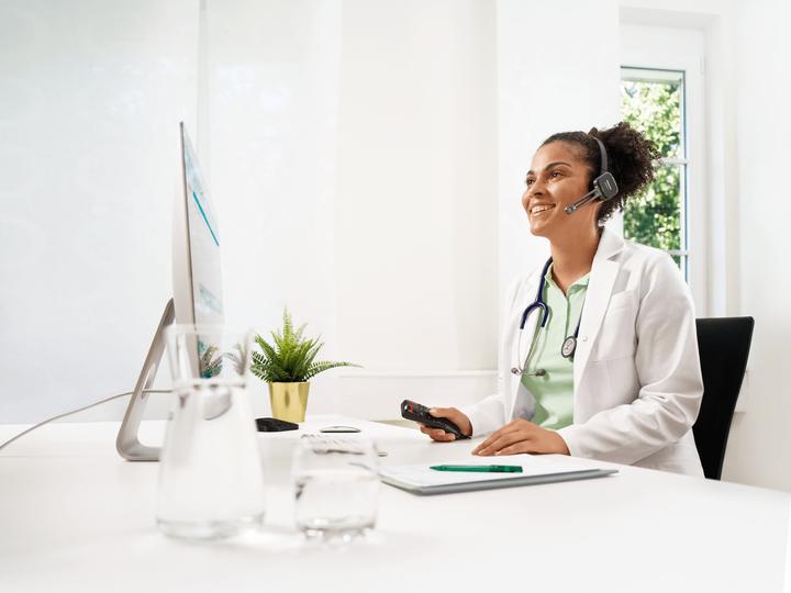 Produktbild Philips SpeechOne Diktier-Headset (drahtlos) ohne Fernbedienung (PSM6300) (8 GB)