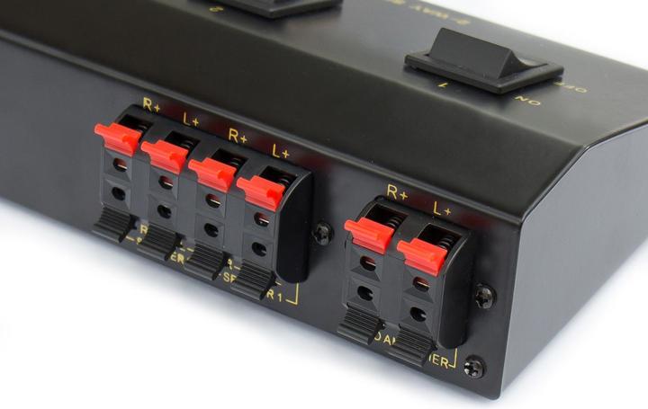 Actual product image Good Connections Loudspeaker switch box for connecting 2 pairs of loudspeakers (Audio Switch)