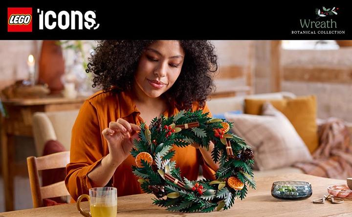 Actual product image LEGO Christmas wreath (10340, LEGO Icons)