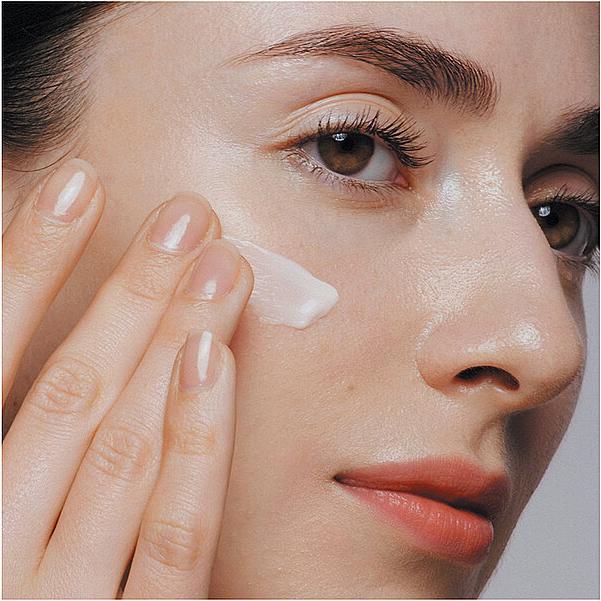 Actual product image Shiseido Future Solution LX Total Regenerating Cream Refill 50ml - Anti-Aging (50 ml, Night cream)