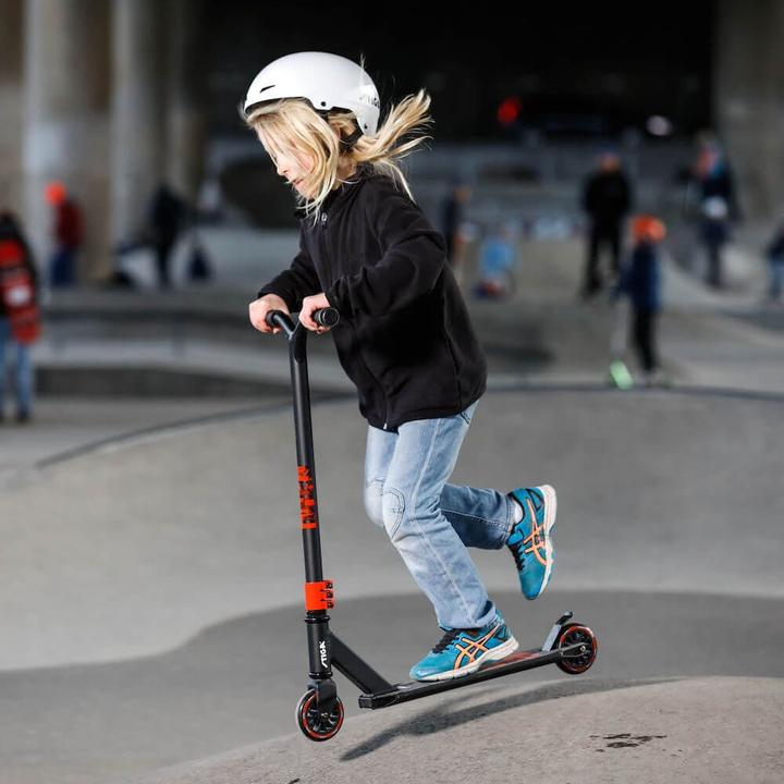 Actual product image Stiga Unisex Youth Hood Kickscooter, Red/Black