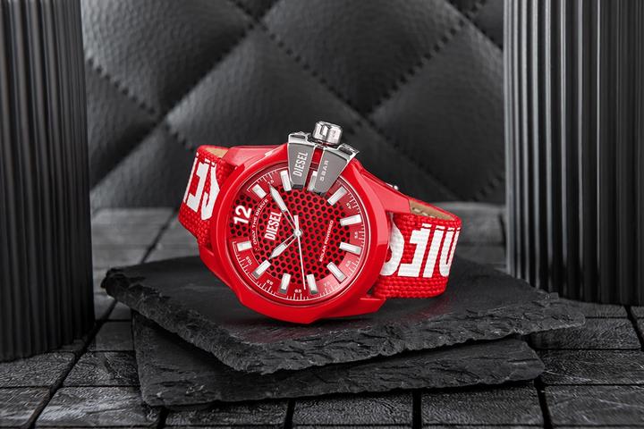 Actual product image Diesel Baby Chief Solar (Analogue wristwatch, 43 mm)