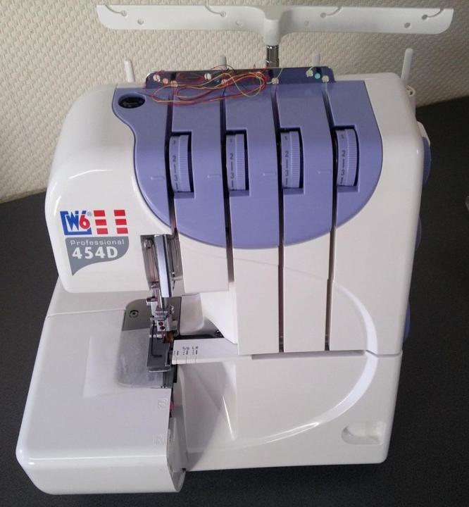Produktbild W6 Overlock Nähmaschine N 454D