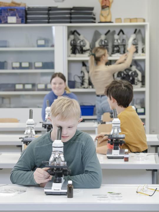 Produktbild Betzold Kurs-Mikroskop M 06