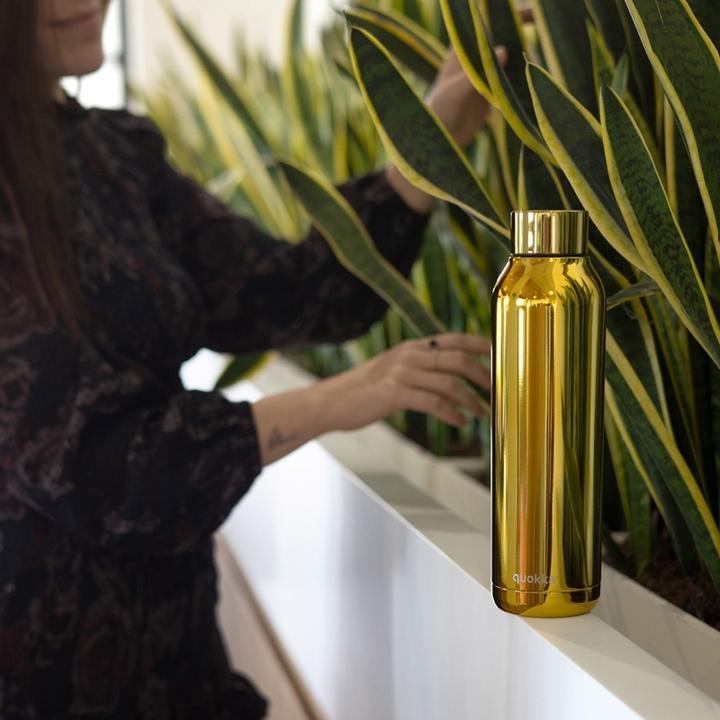 Actual product image Quokka Solid - 630 ml stainless steel thermal bottle (Sleek Gold) (0.51 l)