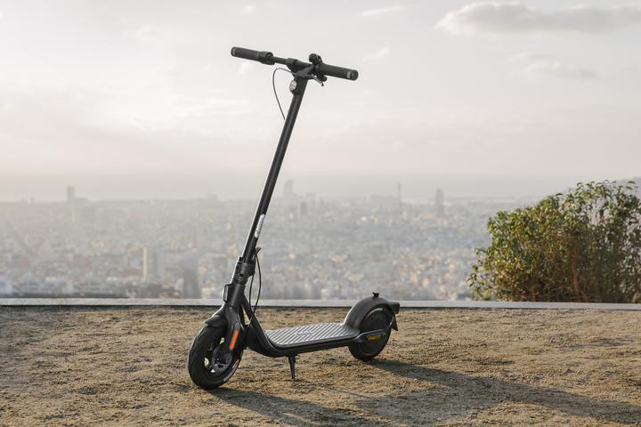Immagine prodotto Segway-Ninebot F2 D (20 km/h, 40.40 km, 400 W)
