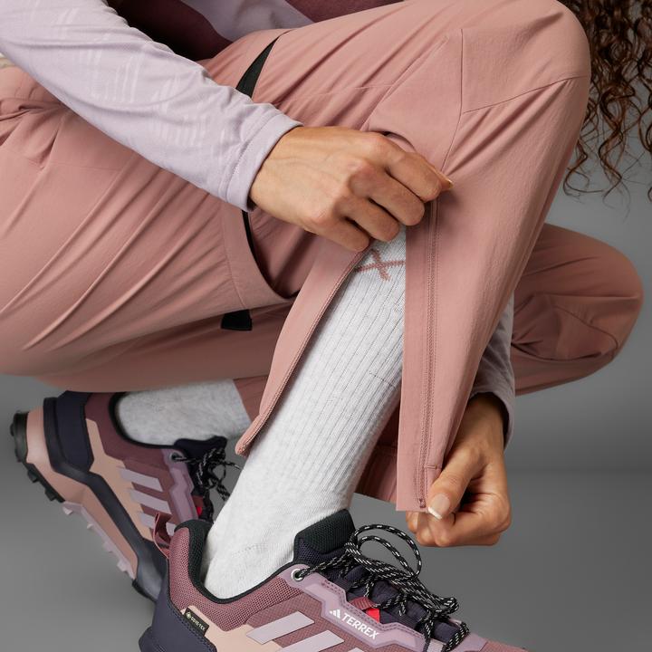 Produktbild adidas Women's Utilitas ZO Pants (34)