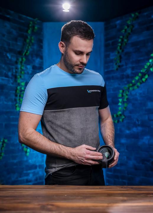 Actual product image Kondor Blue Premium Microfibre Lens Cleaning T-Shirt, Short Sleeve M