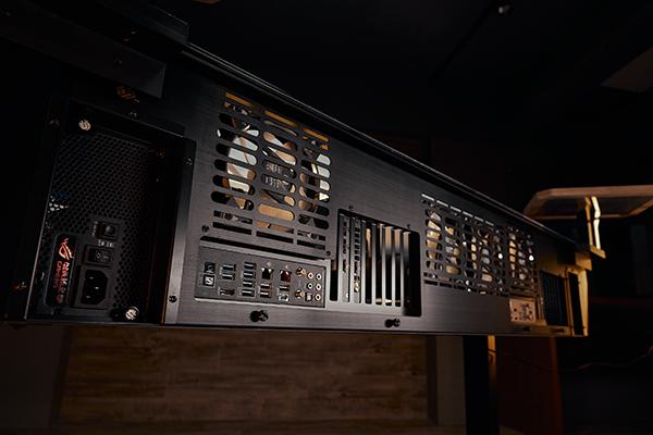 Produktbild Lian-Li DK-04F Schreibtischkoffer (höhenverstellbar) - Schwarz (ATX, mATX, Mini-ITX, E-ATX)
