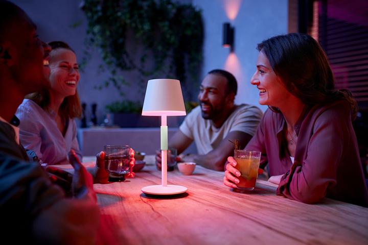 Actual product image Philips Hue Go (370 lm)