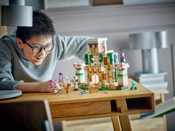 Produktbild LEGO Die Eisengolem-Festung (21250, LEGO Minecraft)