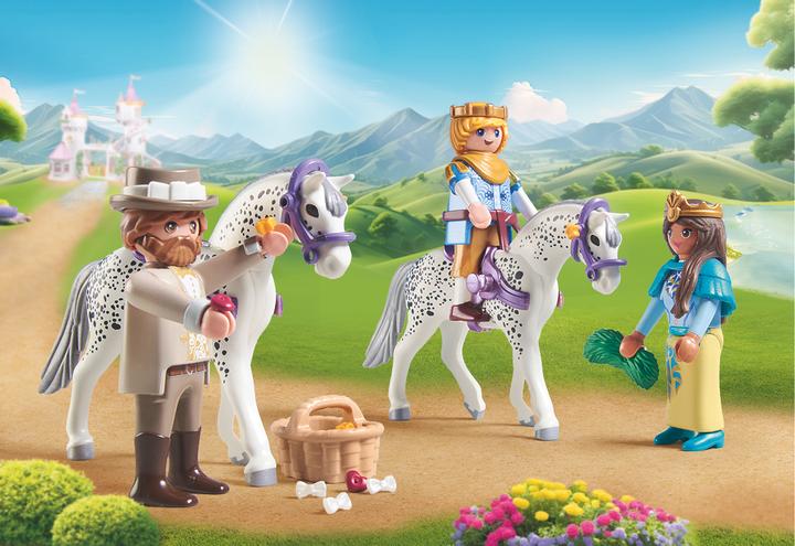 Actual product image Playmobil Carriage ride with princess and prince (71846, Playmobil Princess Magic)