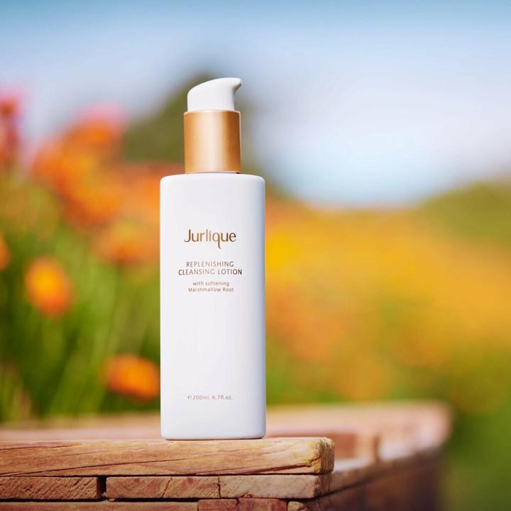 Actual product image Jurlique Replenishing Cleansing Lotion (Cleansing lotion, 200 ml)
