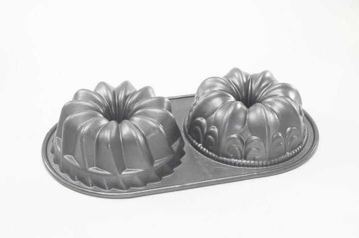 Produktbild Nordic Ware Bundt Duet Pan