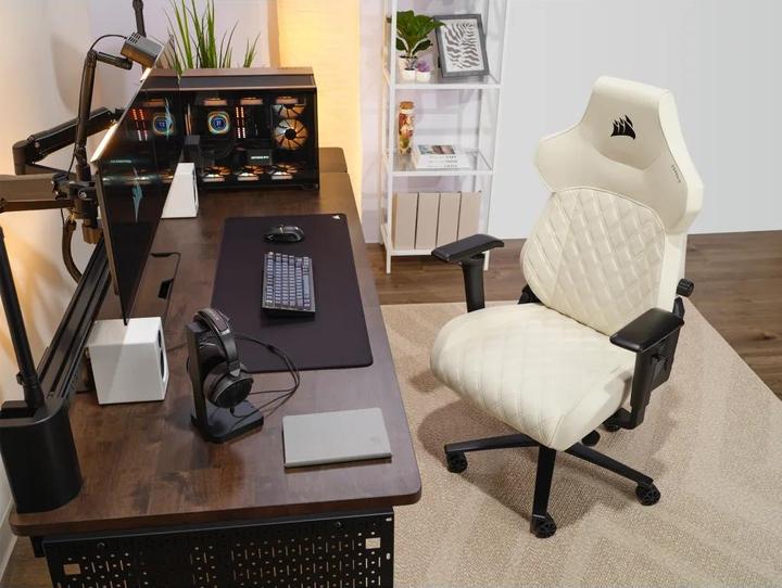 Actual product image Corsair TC500 LUXE Gaming Chair - Frost