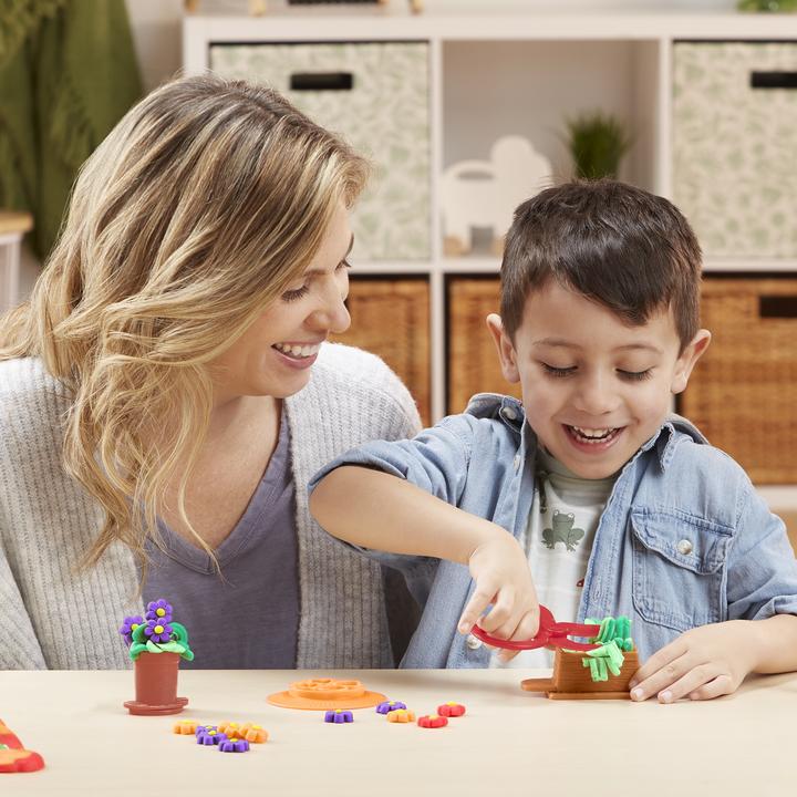 Actual product image Play-Doh Grow Your Garden Toolset