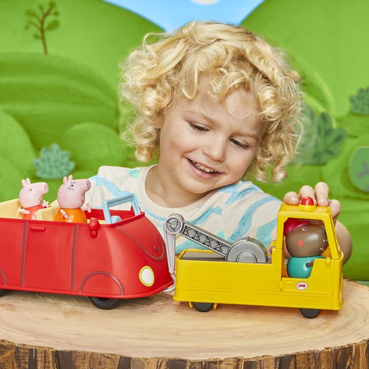 Produktbild Hasbro Peppa Pig Grandad Dogs Tow Truck Abschleppwagen