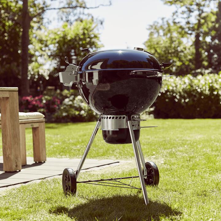 Actual product image Weber Master Touch Premium E-5770 (57 cm)