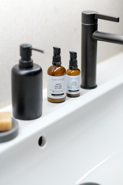 Produktbild Savontage Crème naturelle pour les mains à l'huile de romarin et de lavande, 300ml (300 ml)