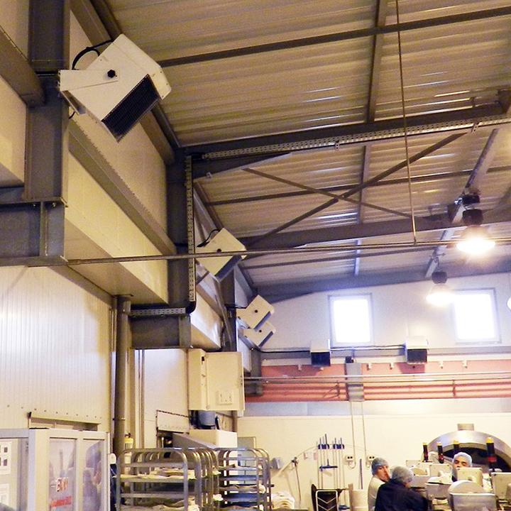 Immagine prodotto MCS Riscaldatore Master Riscaldatore TR 9 elettrico per montaggio a parete Potenza di riscaldamento 9,0 (9000 W)