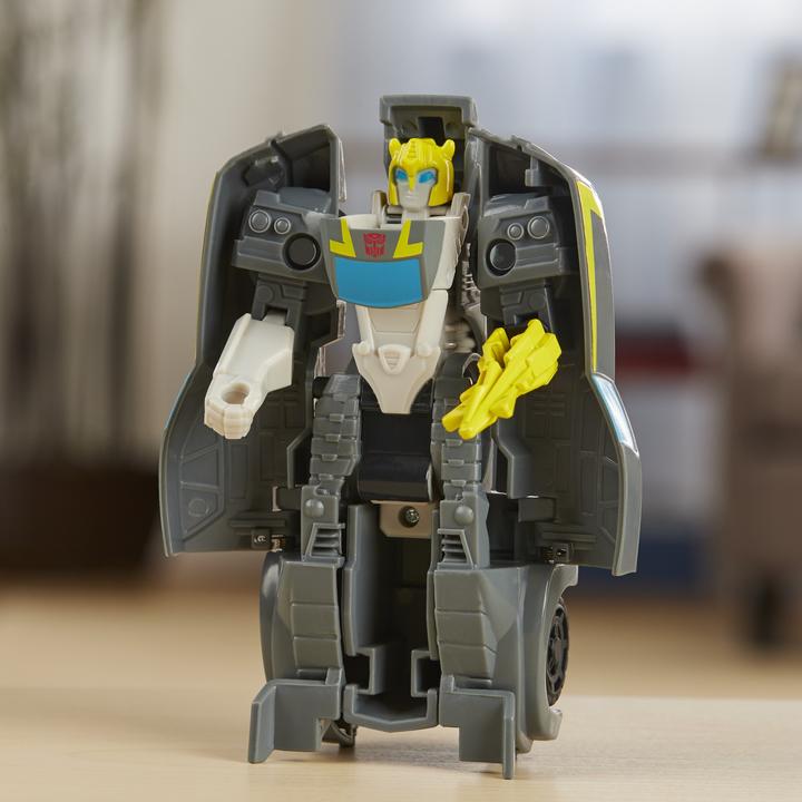 Actual product image Hasbro Transformers Cyberverse 1 Step Shadow Bumblebee