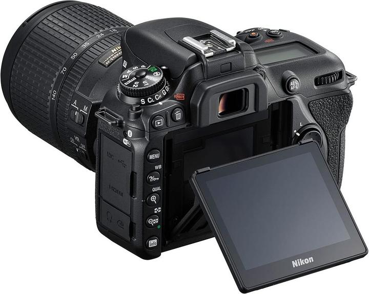 Image du produit Nikon D7500 Kit (18 - 300 mm, 21.51 Mpx, APS-C / DX)