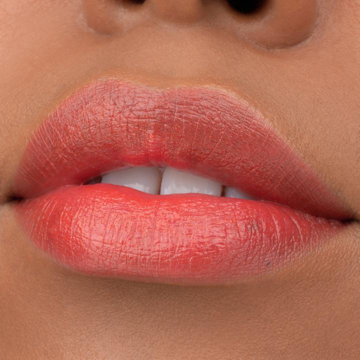 Image du produit essence Tinted kiss hydrating lip tint 04 Chili & Chill (04 Chili & Chill)